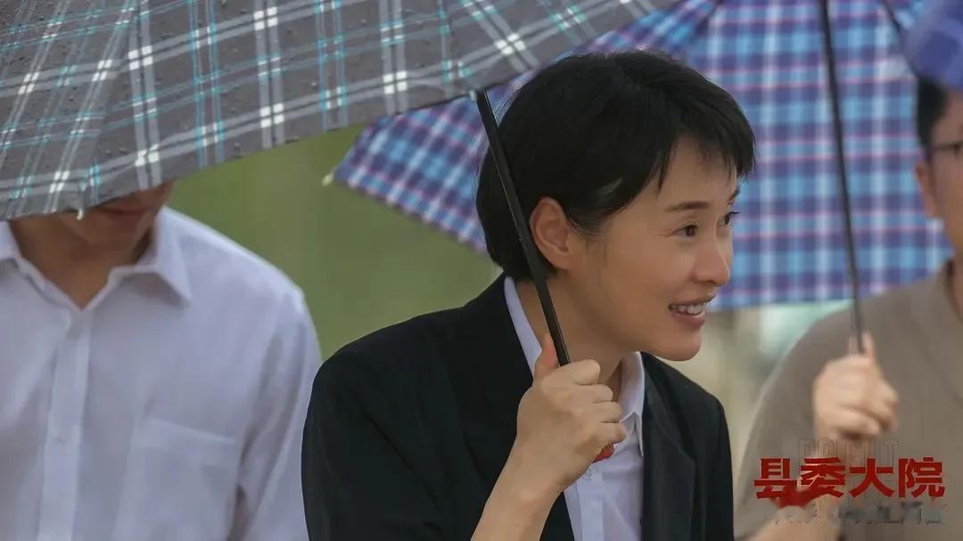 白玉兰颁奖后，一夜之间，《县委大院》和《风吹半夏》都新增很多“一星”评分。有些算