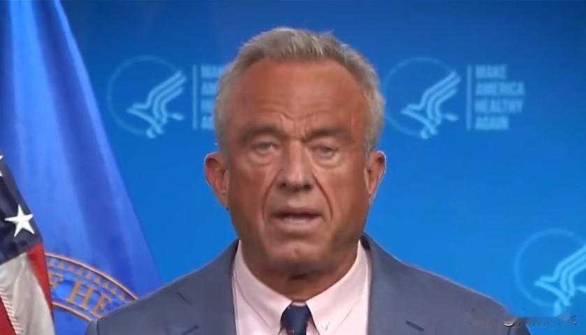 美国卫生部长肯尼迪宣布推行医疗价格透明化新政。新规要求医院和保险公司在治疗前公开