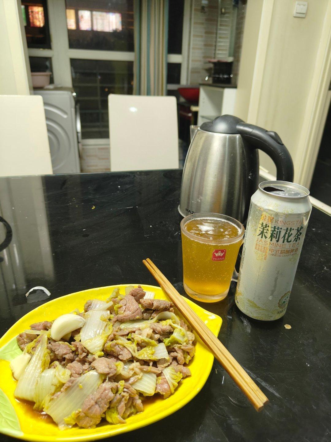 包贝尔这事闹的沸沸扬扬，娱乐圈最近新瓜大瓜还保甜，妥妥的娱乐一哥，地位稳稳的昨晚