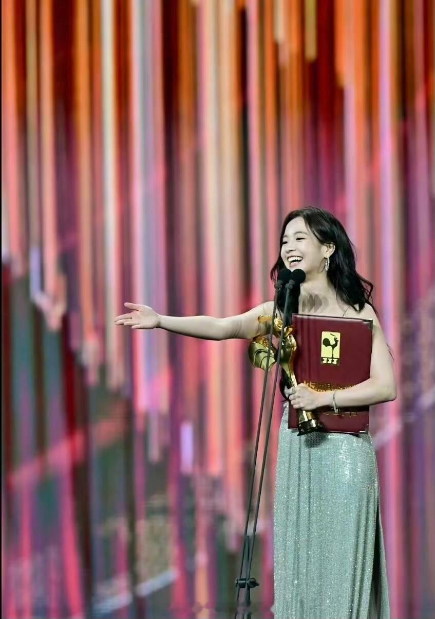 第37届金鸡奖最佳女主角奖：李庚希《我们一起摇太阳》、恭喜妹妹成为00后首位金鸡
