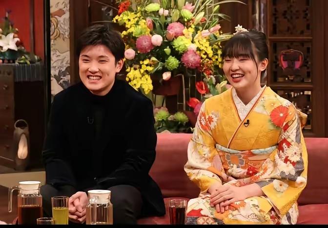 成长环境会塑造人的行为习惯。张宇夫妇早年从四川赴日本执教，在日本长大的张本兄妹，