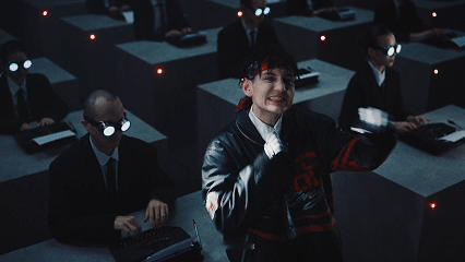 艾热好big胆 听艾热的音乐就像在进行一场思想的探险，他的歌词深邃而富有内涵，总