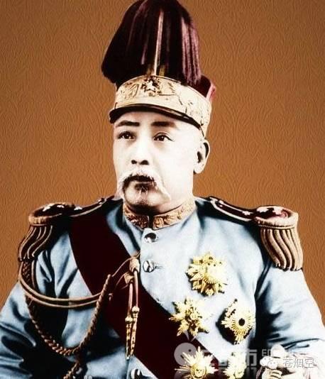 毛泽东访安阳时向提了一个问题：袁世凯的老家在项城，为什么要葬在安阳？

袁世凯，
