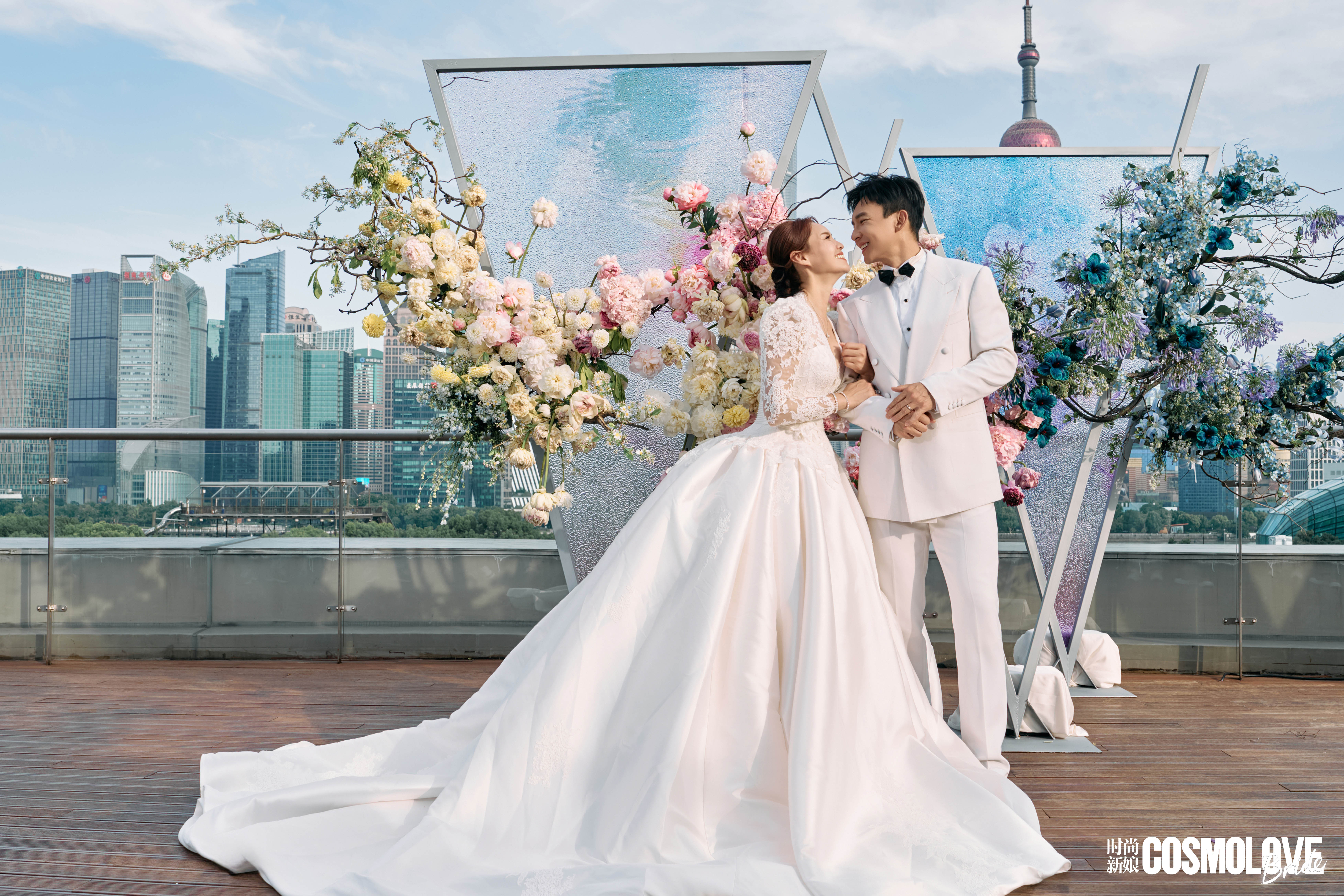 刘畊宏王婉霏18周年婚纱照 刘畊宏王婉霏18周年婚纱照，令人感慨！已经彼此18年