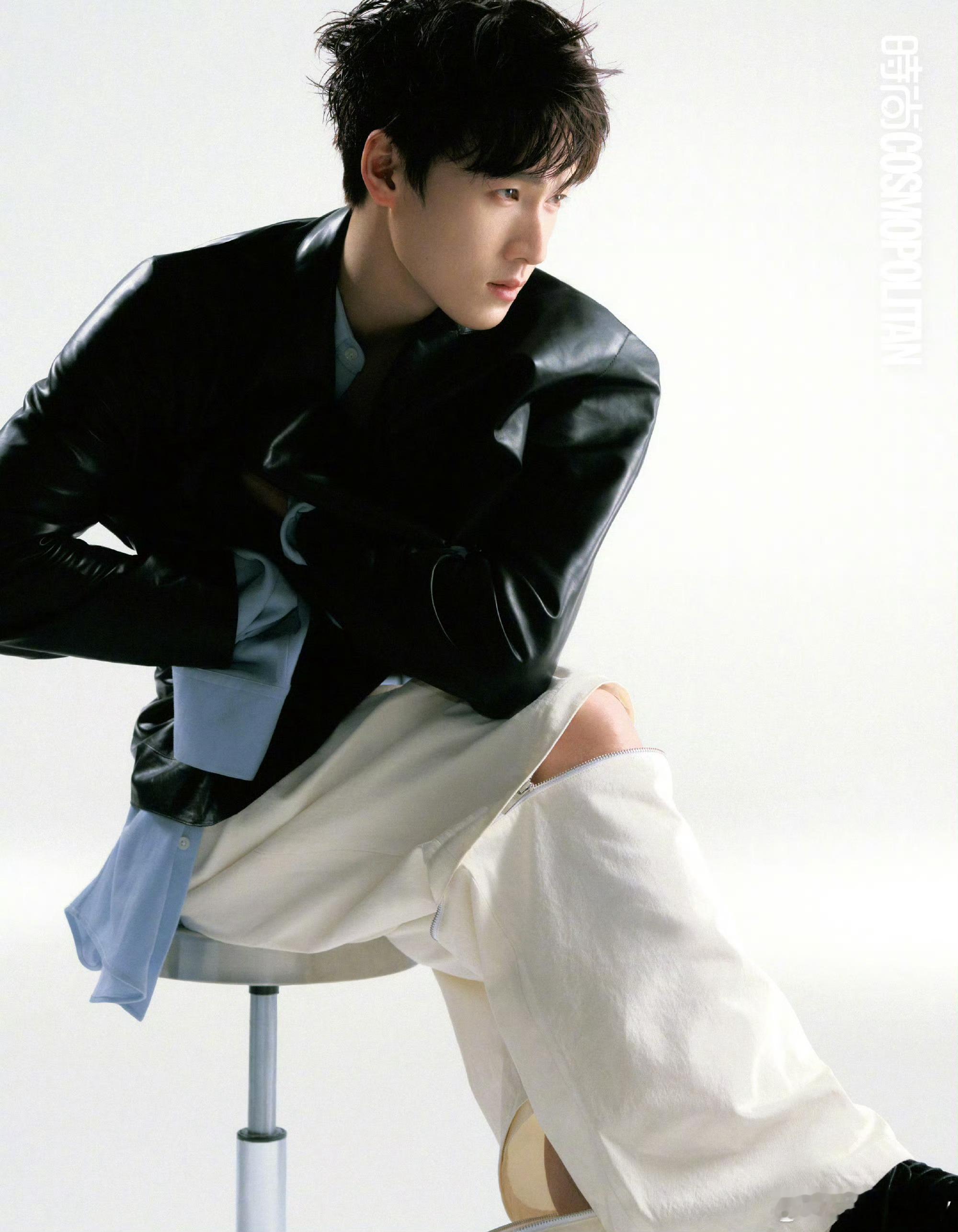 李昀锐COSMO春之少年大片恭喜李钧锐解锁个人首本五大女刊 《 时 尚 C O 