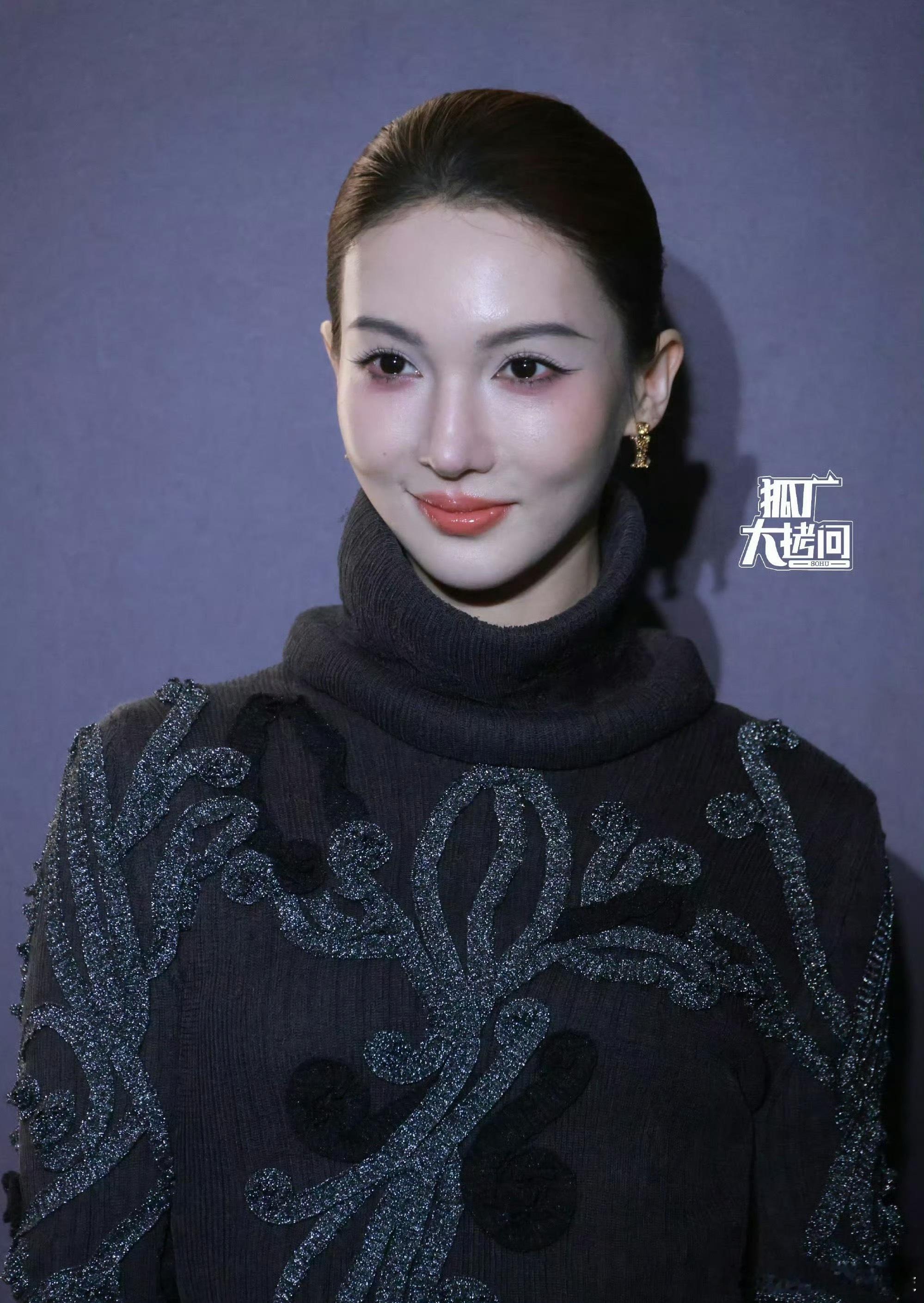 金晨的脸今年一直在出事故中 