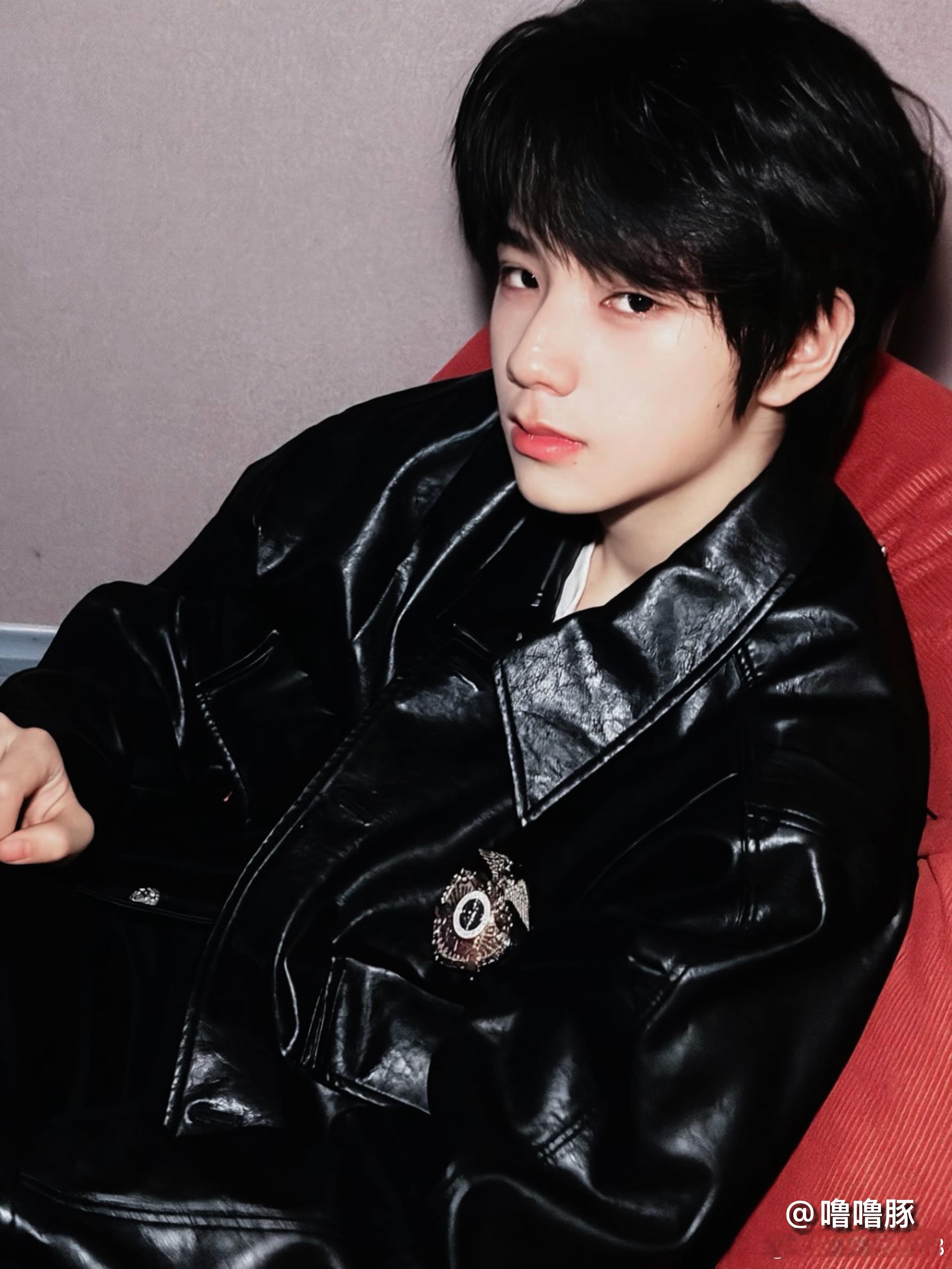 欢迎大家来了解这个大帅哥 