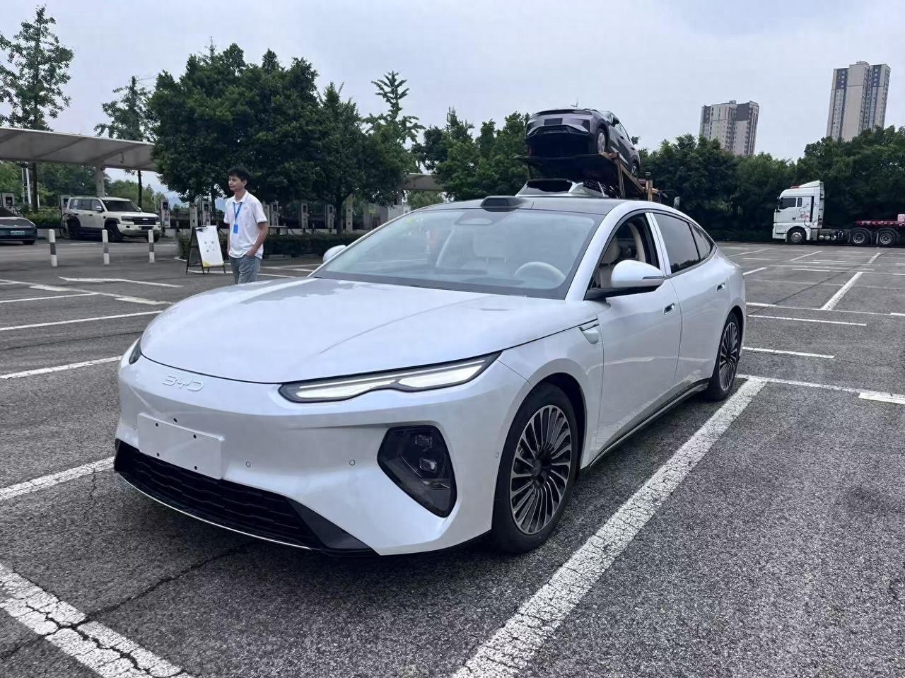 比亚迪海豹08实车曝光！中大型轿车新选手，或6月底上市
比亚迪海洋网终于要对中大
