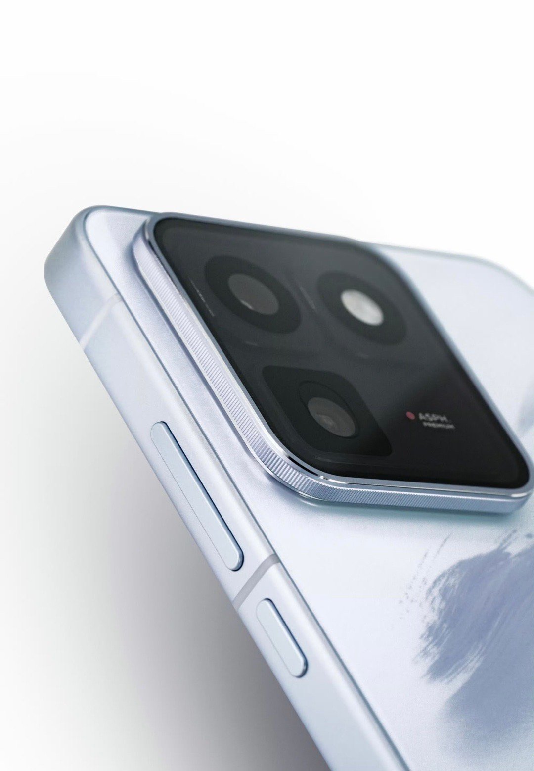 iPhone折叠屏上手都是虚的，不如来看看即将发布的iQOO 15T，可还行？
