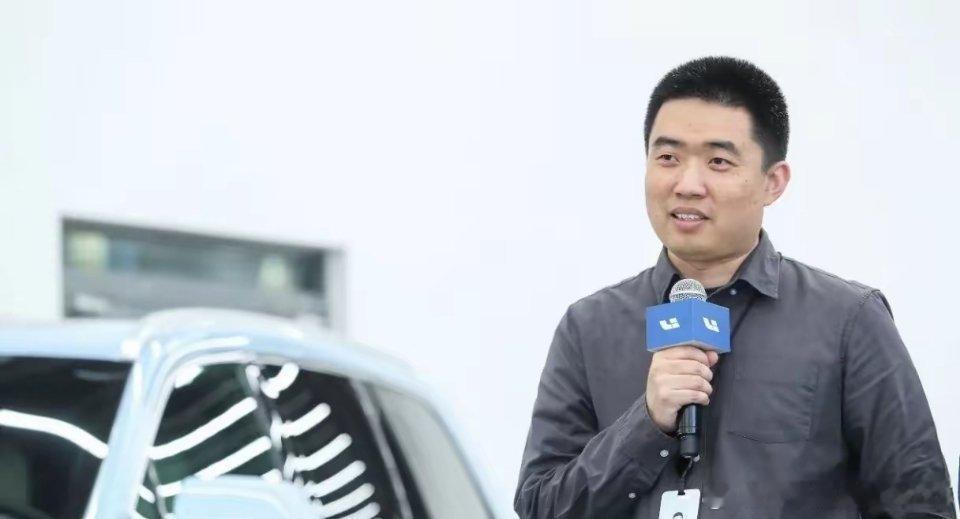 理想汽车icon将转型为AI企业，每年研发投资100亿，其中50％投入AI，李想
