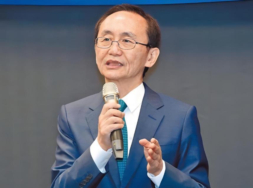 吴子嘉当众揭穿：大陆对岛内某些人，早已不抱幻想。

5 月 17 日，台湾《美丽