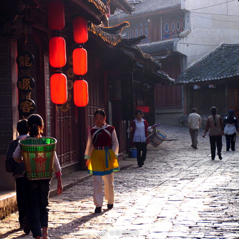 二十几年前的丽江，是一座尚未开发完善的小城市，但在国内旅游业的知名度却已经很高。