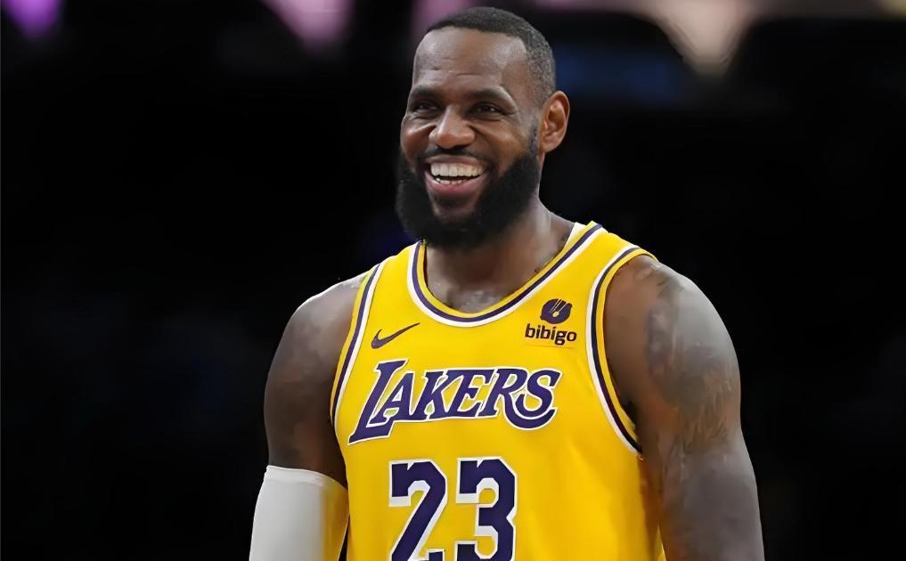 他没说退役，但时间正在替他喊“不”。
你看着湖人现在的阵容——好像什么都做了，又