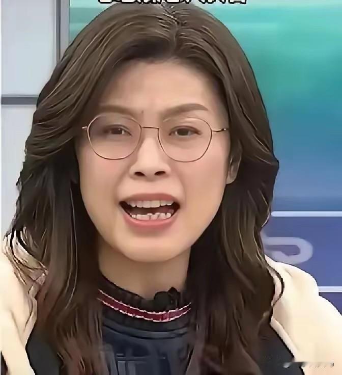 中国国民党主席郑丽文打算删除党章中的“反对共产主义”，结果却遭到柯志恩的坚决反对