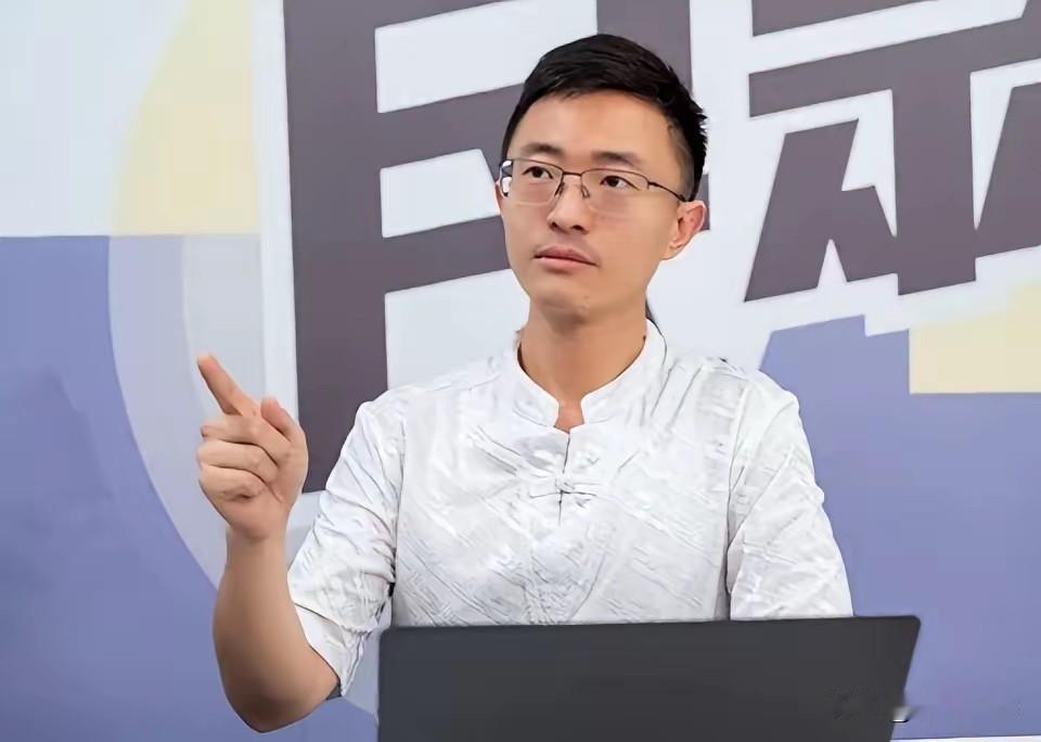 真的太敢说了！
台湾新党侯汉廷直接给大陆支招，这番话简直说到心坎里：武力统一成本