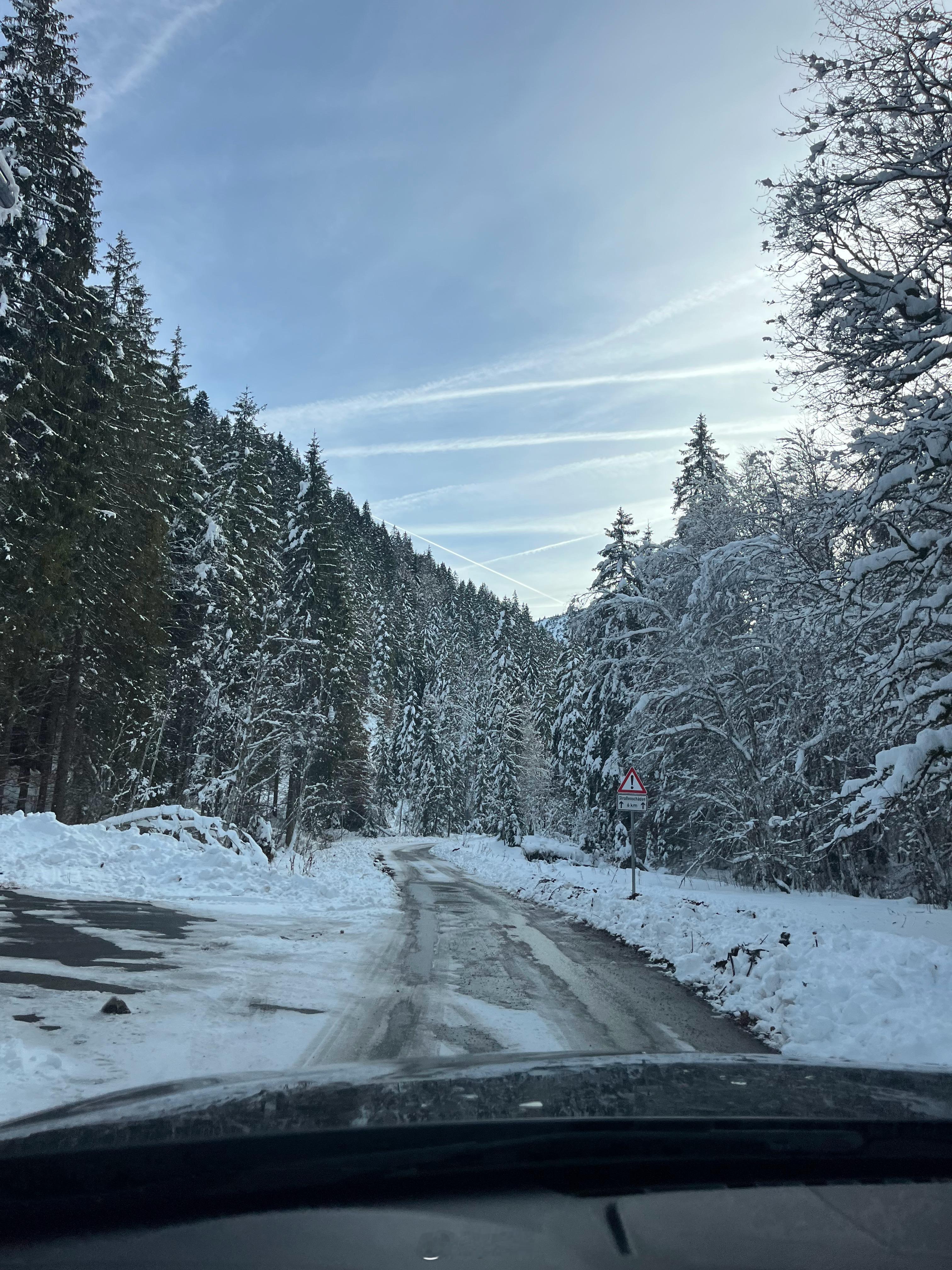 2吨重1.5自吸的增程车带1.5吨的拖车靠谱吗？爬得动山吗