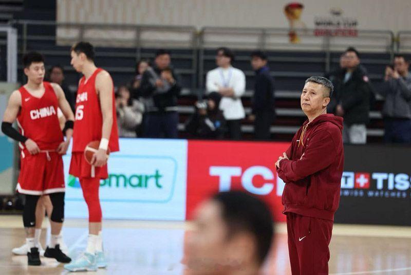 国际赛场单节时间短，提高转换速度，让进攻的球员更自由的处理球权限，提升效率减少思