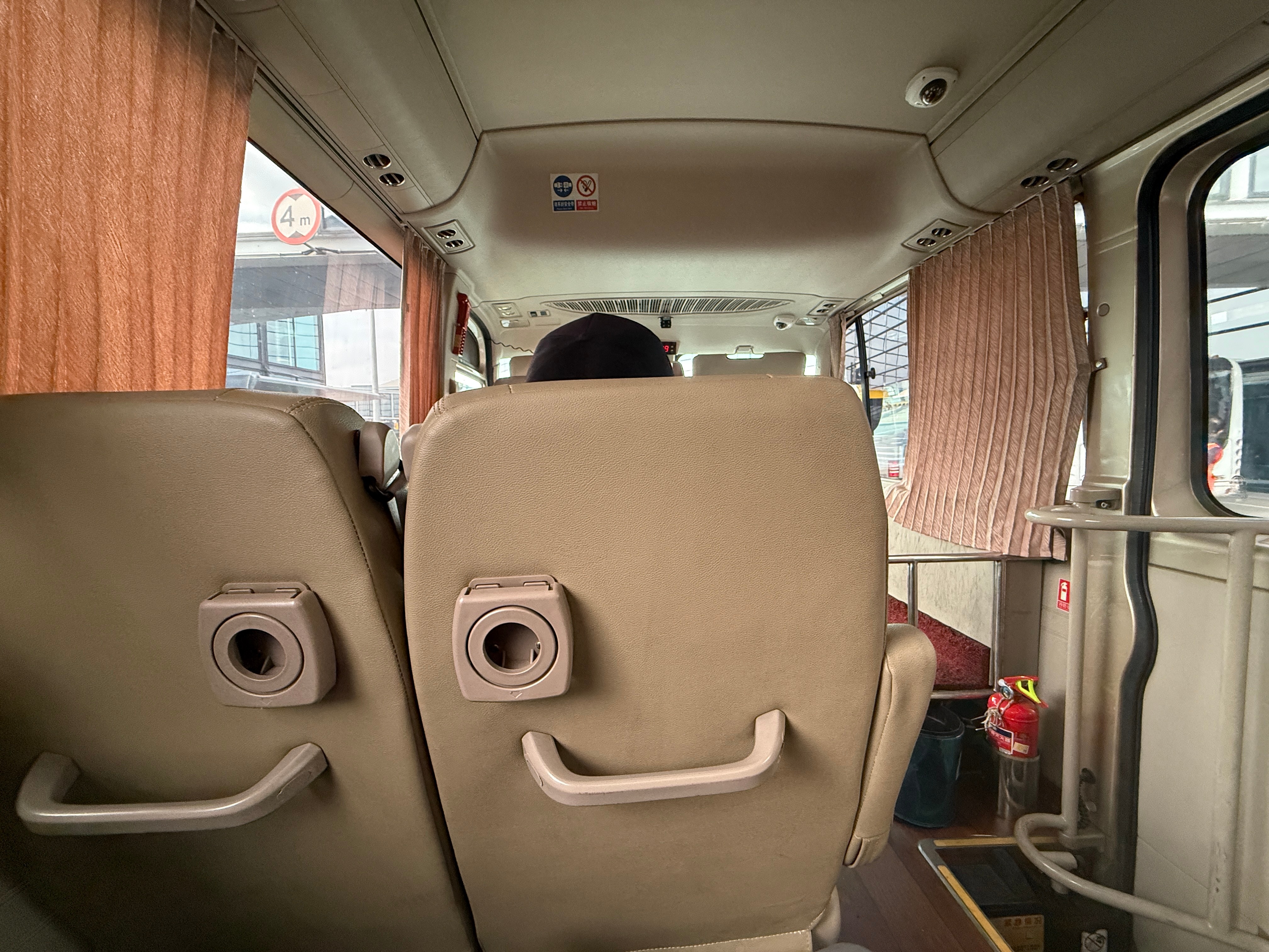 飞广州果然还得是公务舱的摆渡车舒服多了大v聊车虹桥机场 上海·上海虹桥国际机场