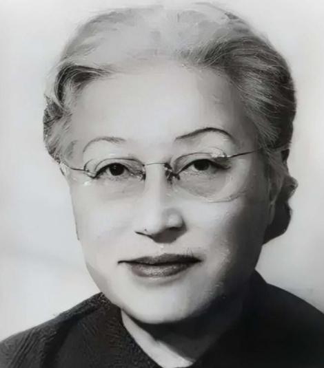 1971年，84岁的蒋介石收到了前妻陈洁如的遗书，书信中寥寥数语，道尽了这个女人