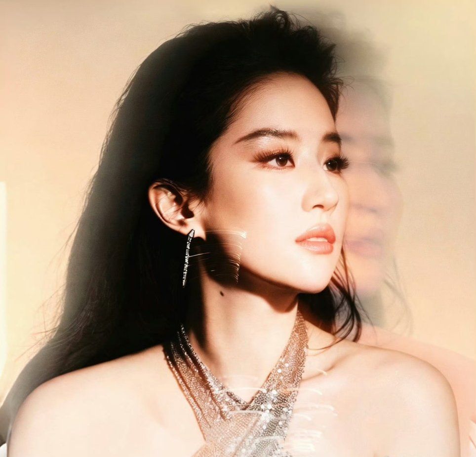 刘亦菲黑长直羽毛裙刘亦菲千金羽毛裙 刘亦菲这套好美！！完全千金风太贵气啦