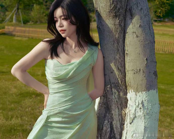 陈妍希去歌手了陈妍希去了歌手现场 陈妍希解锁《歌手》观众席新地图！帮姐姐追星张凌