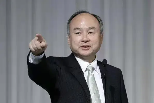 2019年4月，蜜雪冰城的总经理张红甫拜访了软银集团创始人孙正义，他这...
