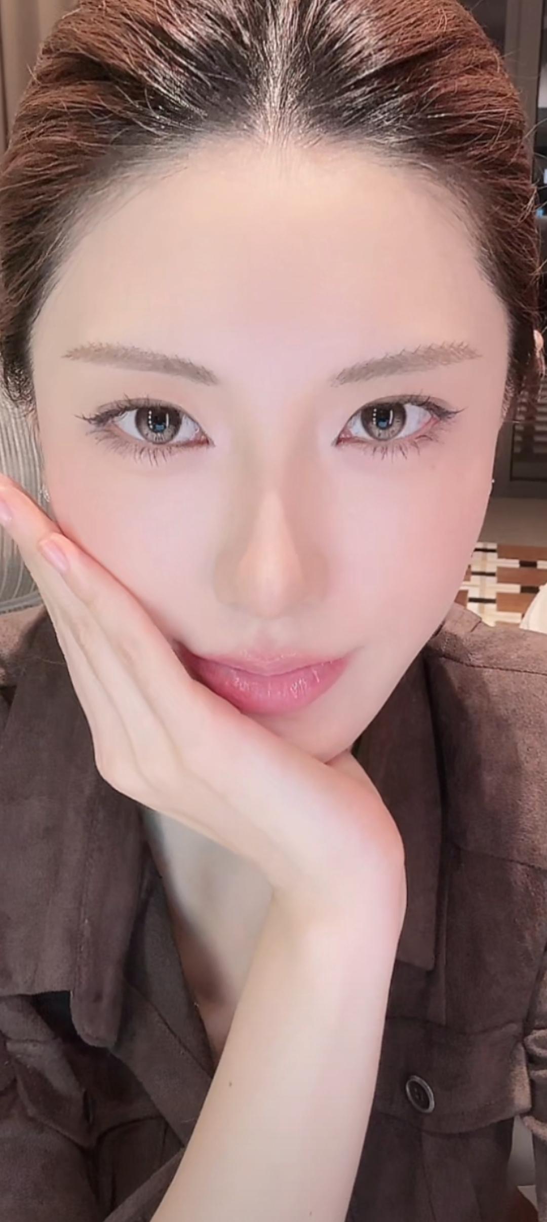 这姑娘看起来好温柔哦。