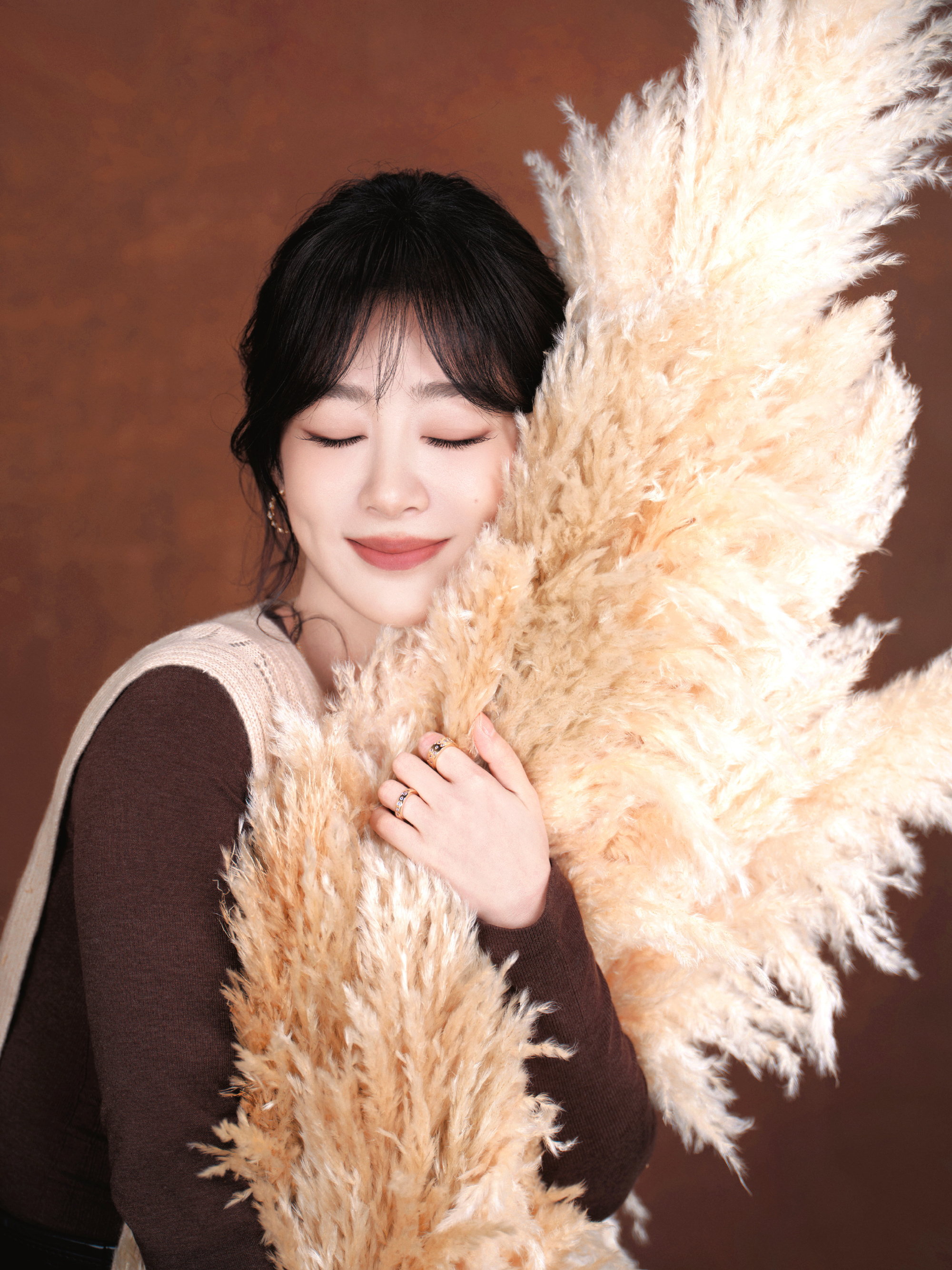 杨紫[超话]杨紫董竹君💜杨紫玉兰花开君再来想和你一起种下向日葵和玫瑰，抓住每一
