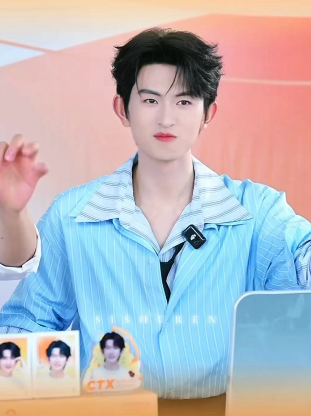 陈添祥  超带感闪光图鉴超话创作官安利陈添祥 今天直播赶上了爱普诗巧克力上次买了