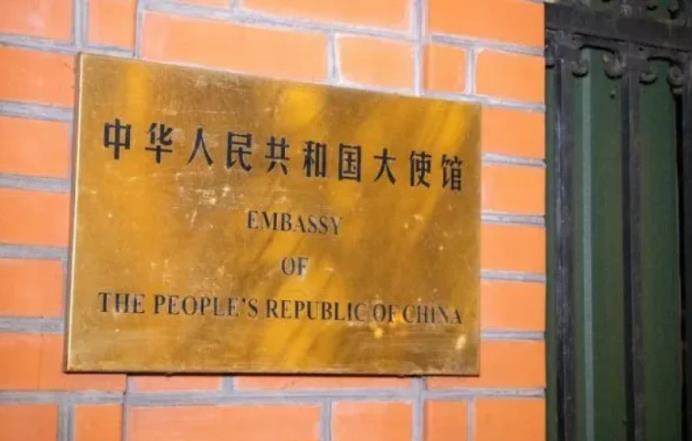 欧洲议会议员透露俄罗斯空袭基辅时如何利用中国大使馆作为掩护
   不得不说这名欧