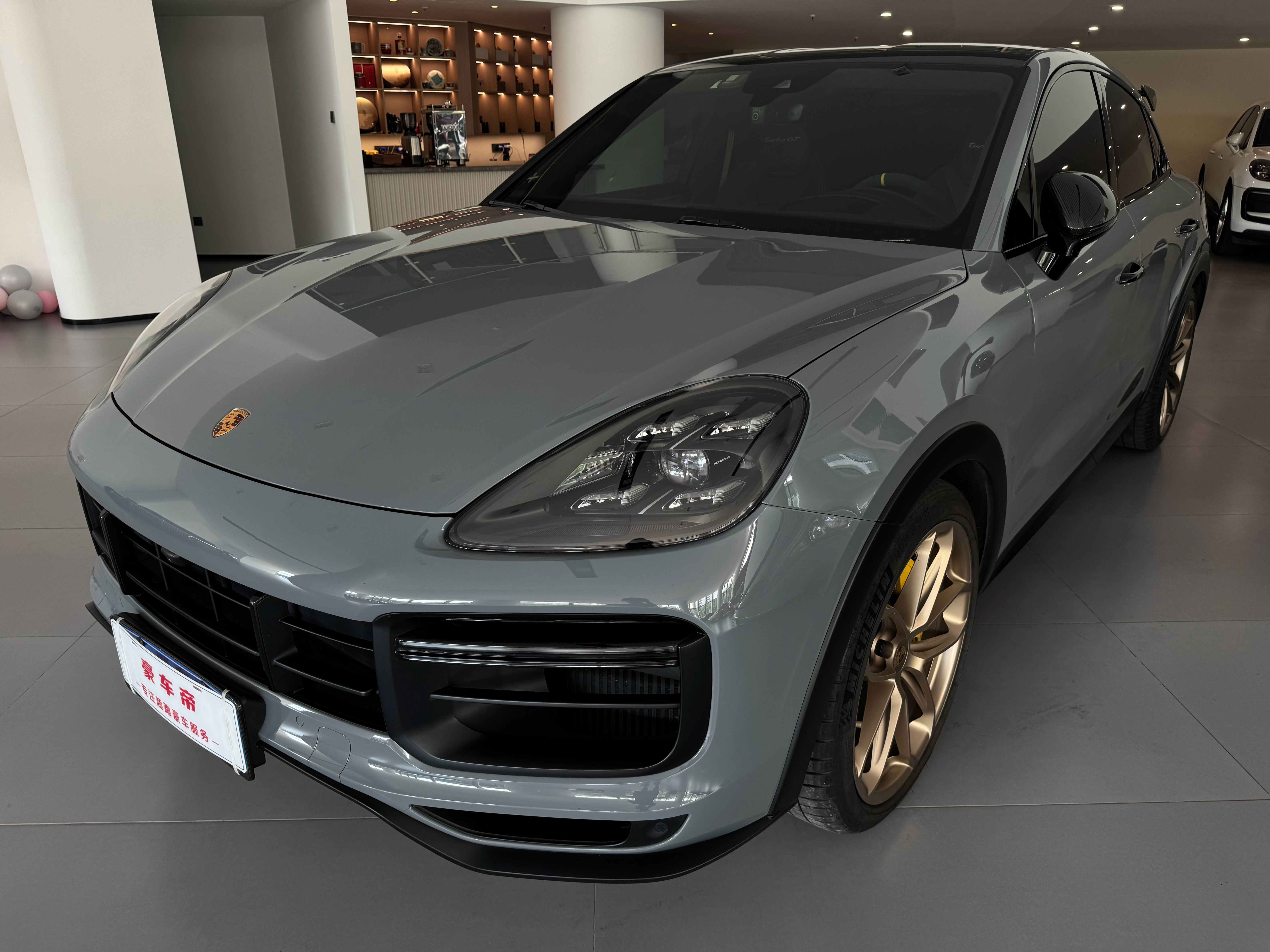 都是极地灰的天花板 保时捷718 GT4 RS保时捷卡宴 Turbo GT 