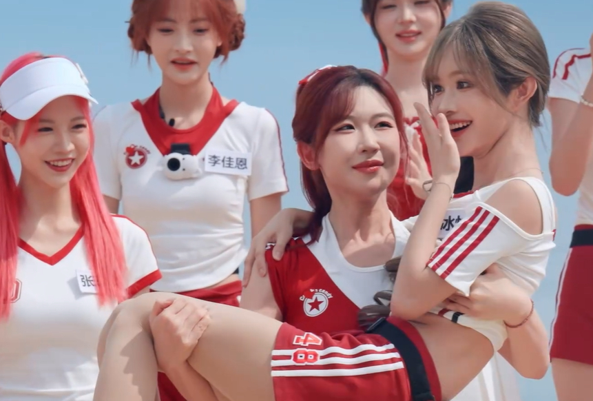 分队名场面笑疯！周童玥、周湘互呛。扭蛋选队长太会玩！SNH48周童玥和BEJ48