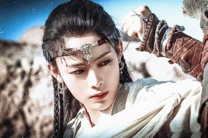 陈丽君阿育娅要坐越野车 陈丽君演阿育娅简直神来之笔！坐越野车那画面，飒爽英姿与车