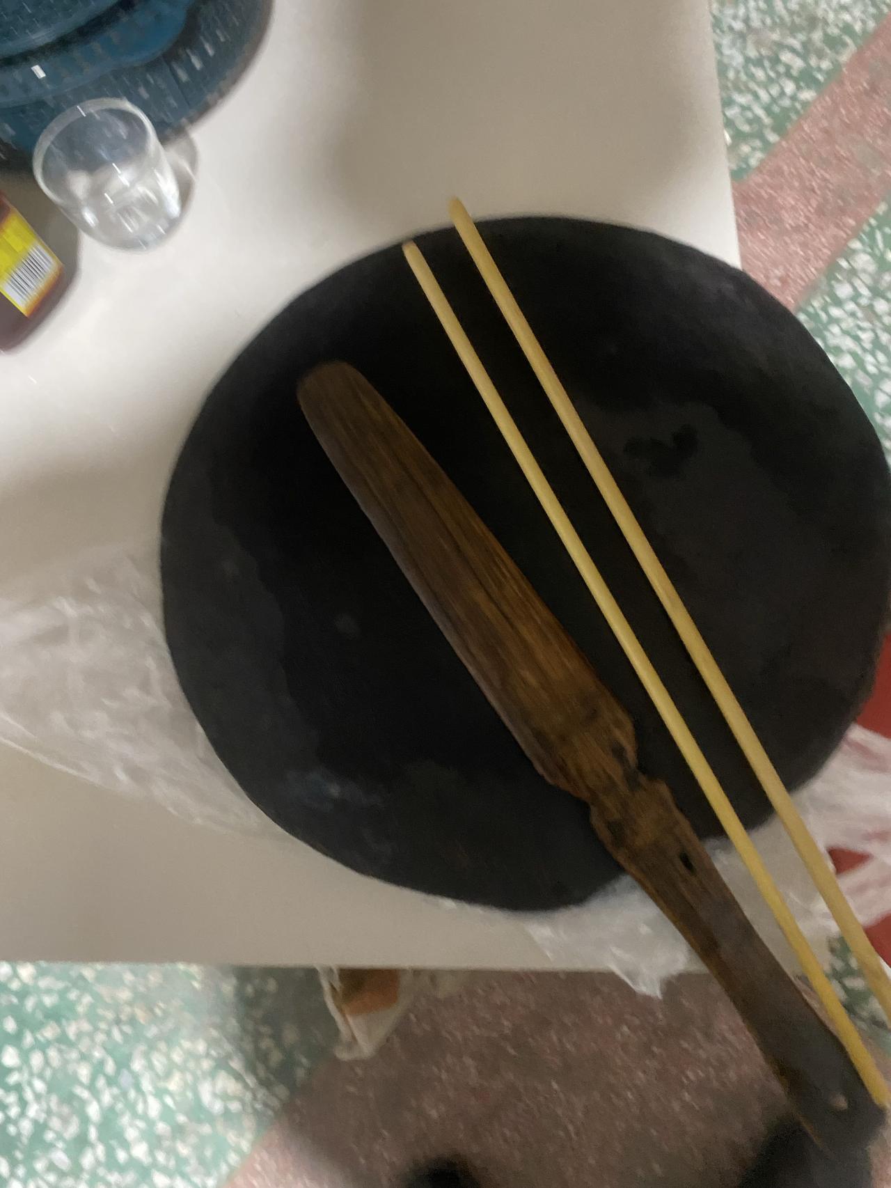 也许现在的年轻人很少见到，这是二月二龙抬头这天，咱家的必用品。

相信我的兄弟姐