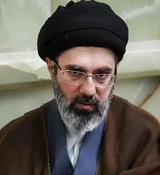 伊朗现在终于明白过来了，自己不管买什么装备都没用，现在的当务之急就是要把美国在自