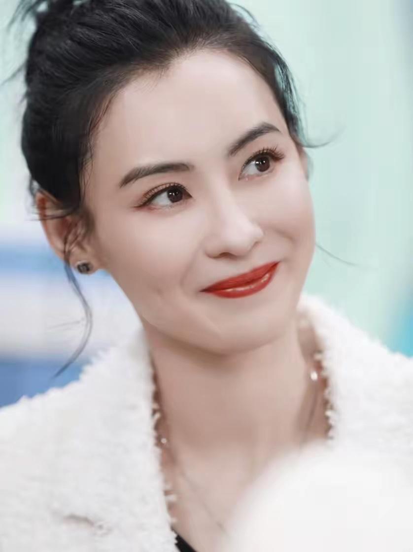 我有种预感，
张柏芝以后不会再婚了，
不是因为没人追，而是因为她已经被爱情伤透心