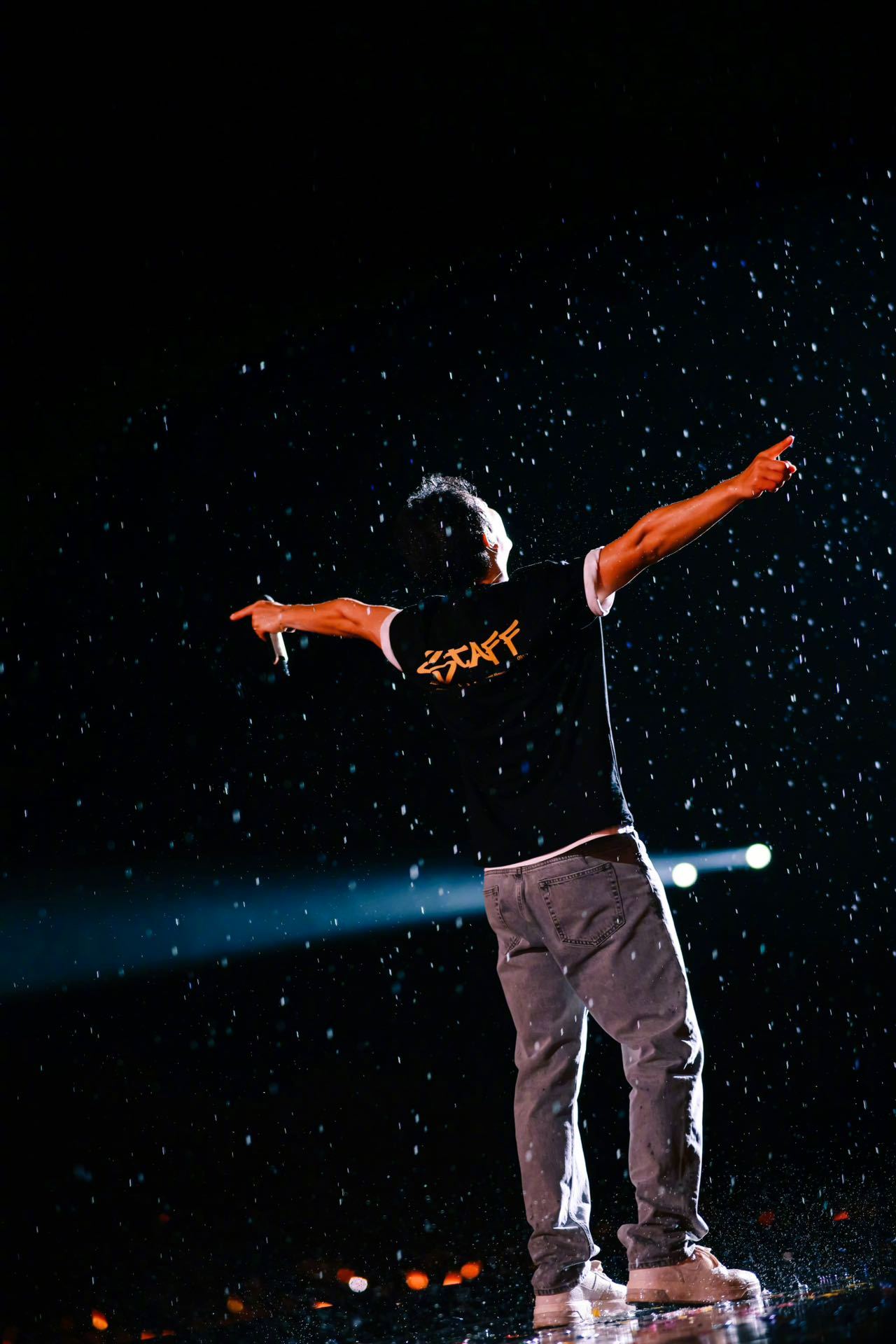 韩庚演唱会广州站嘉宾官宣筷子兄弟韩庚世界的角落巡演 广州站惊喜解锁！老友重逢，金