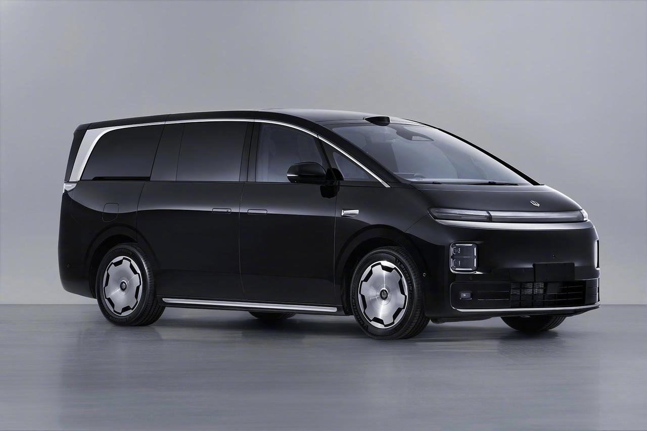 【零跑D99公布了更多内饰细节！】
随着工信部申报图曝光，零跑D99公布了更多内