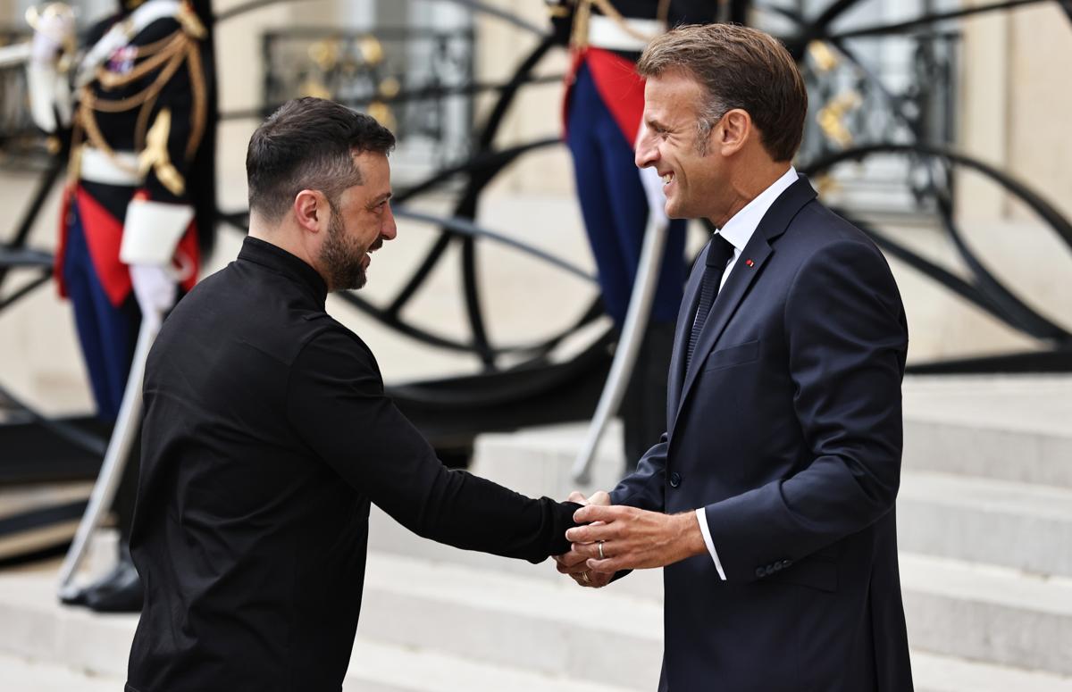 【法国政治家批评马克龙对乌承诺疯狂】
近日，法国“爱国者”党领导人菲利波表示，法