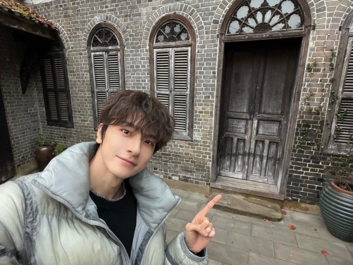 林一故地重游脱轨拍摄地林一纪念脱轨两周年林一纪念脱轨两周年 