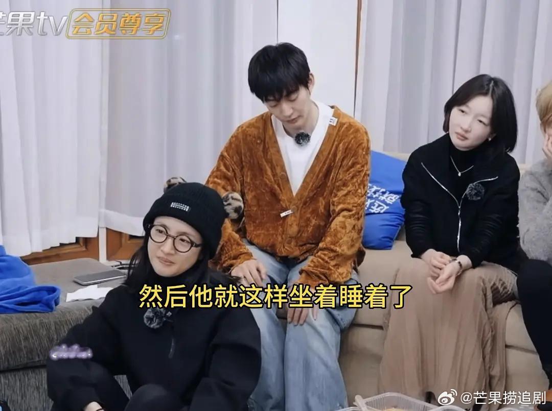 搬行李太累加炫了一盒米饭后晕碳了，好乖的邓为 ​​​