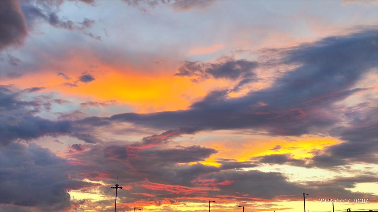 7月7日大同傍晚的夕阳，上帝之手打翻调色板了🎨