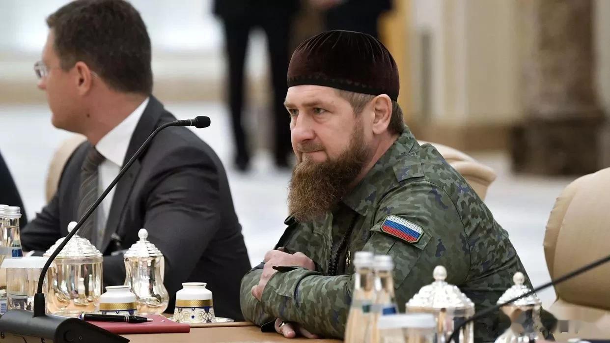 车臣战士对哈尔科夫附近的乌军阵地发动先发制人的打击

来源:俄罗斯卫星通讯社

