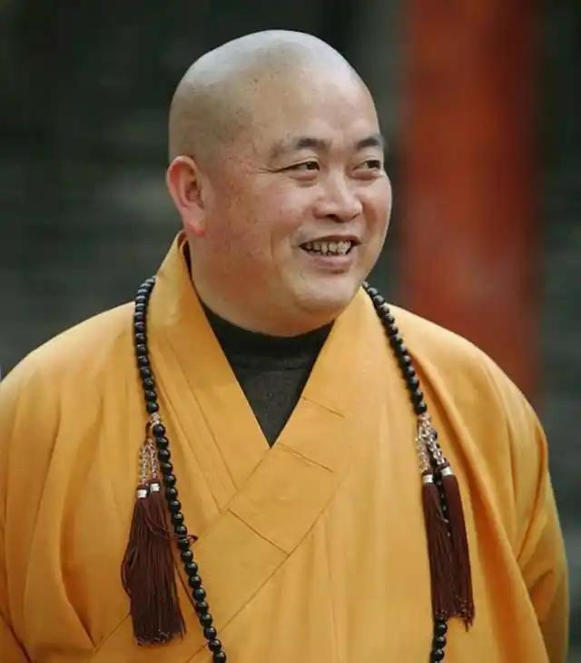少林寺住持释永信因涉嫌挪用和侵占项目资金及寺院资产等多个违规行为被联合调查。他被