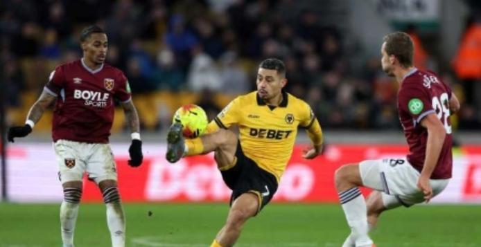 姗姗来迟的赛季首胜，狼队3-0大胜西汉姆联，但这足够吗周六的英超，各路豪强纷纷登