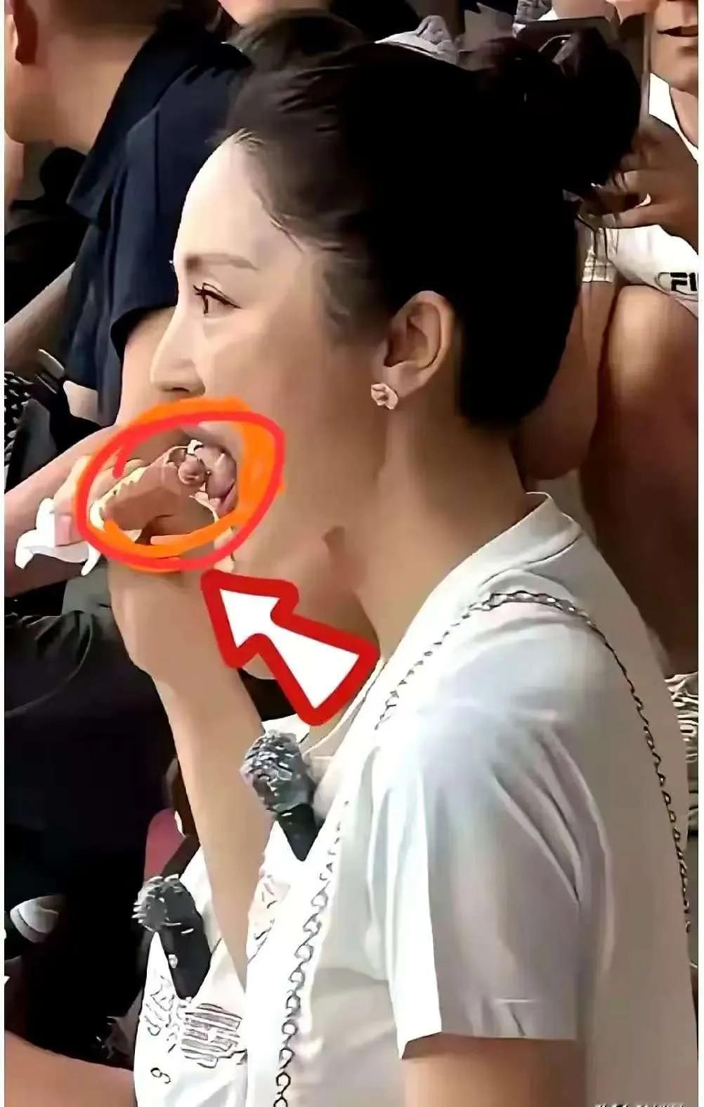 舌头上打个洞装个钉子上去？不疼吗？搞这玩意儿干嘛用呢。不理解舌钉鼻钉唇钉的人，既