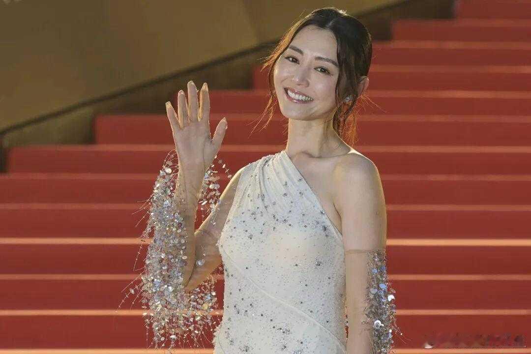 百花奖获奖名单卫诗雅凭借《破·地狱》拿下最佳女主角奖，本博认为实至名归，演得确实