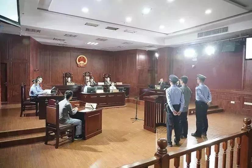 #判案是以什么为依据?#小编认为，法官判案不是以事实为依据，而是以证据为依据，以