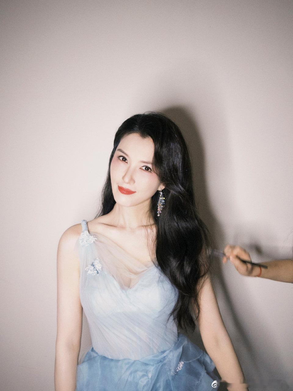 雨爱组不cue徐洁儿雨爱组提了所有人没提徐洁儿雨爱点评环节，每个人都被点名提到，