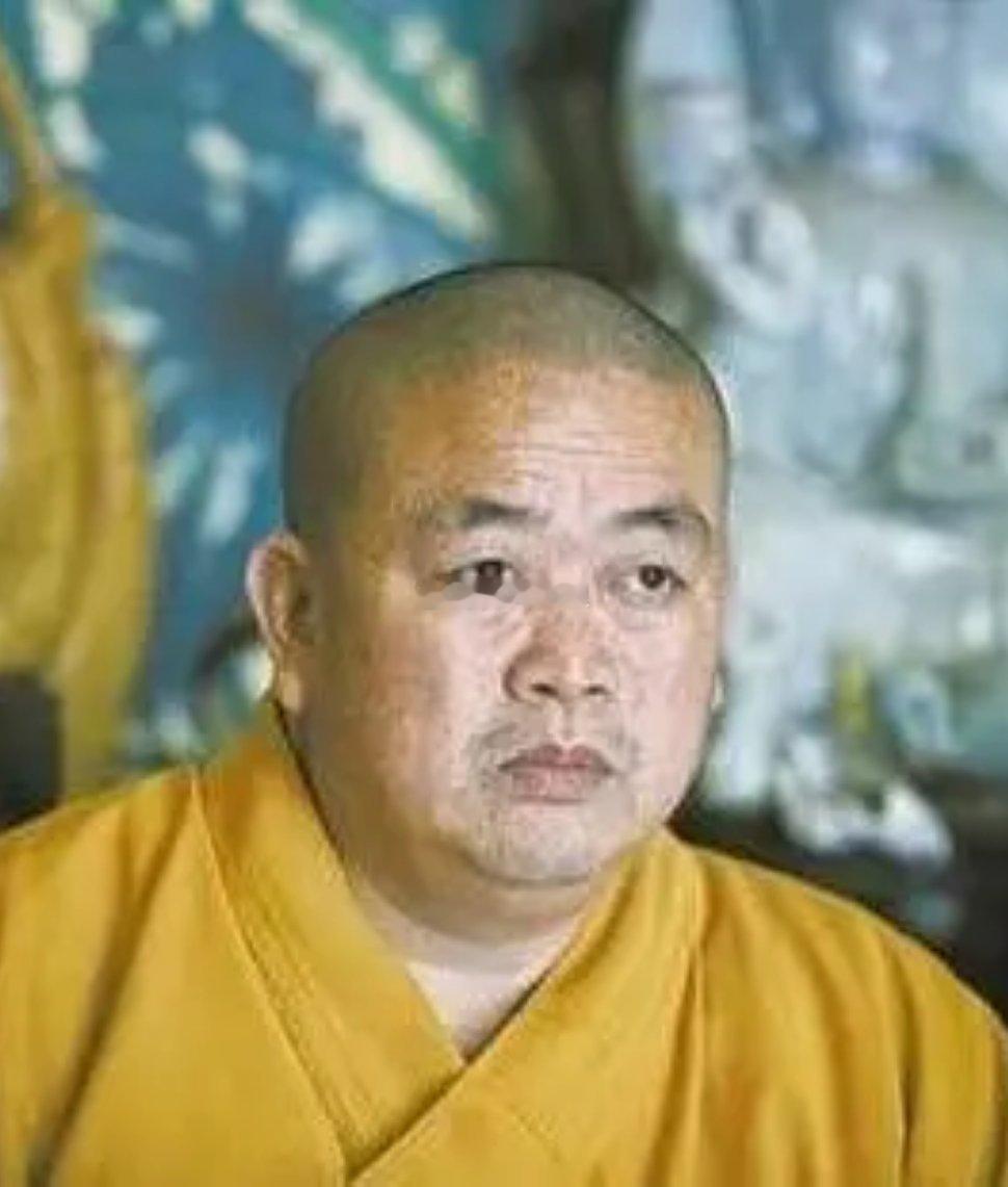 前些天出门看到个三白眼的人，心心念念一直想来给大家分享一下相关内容，一方面是太久